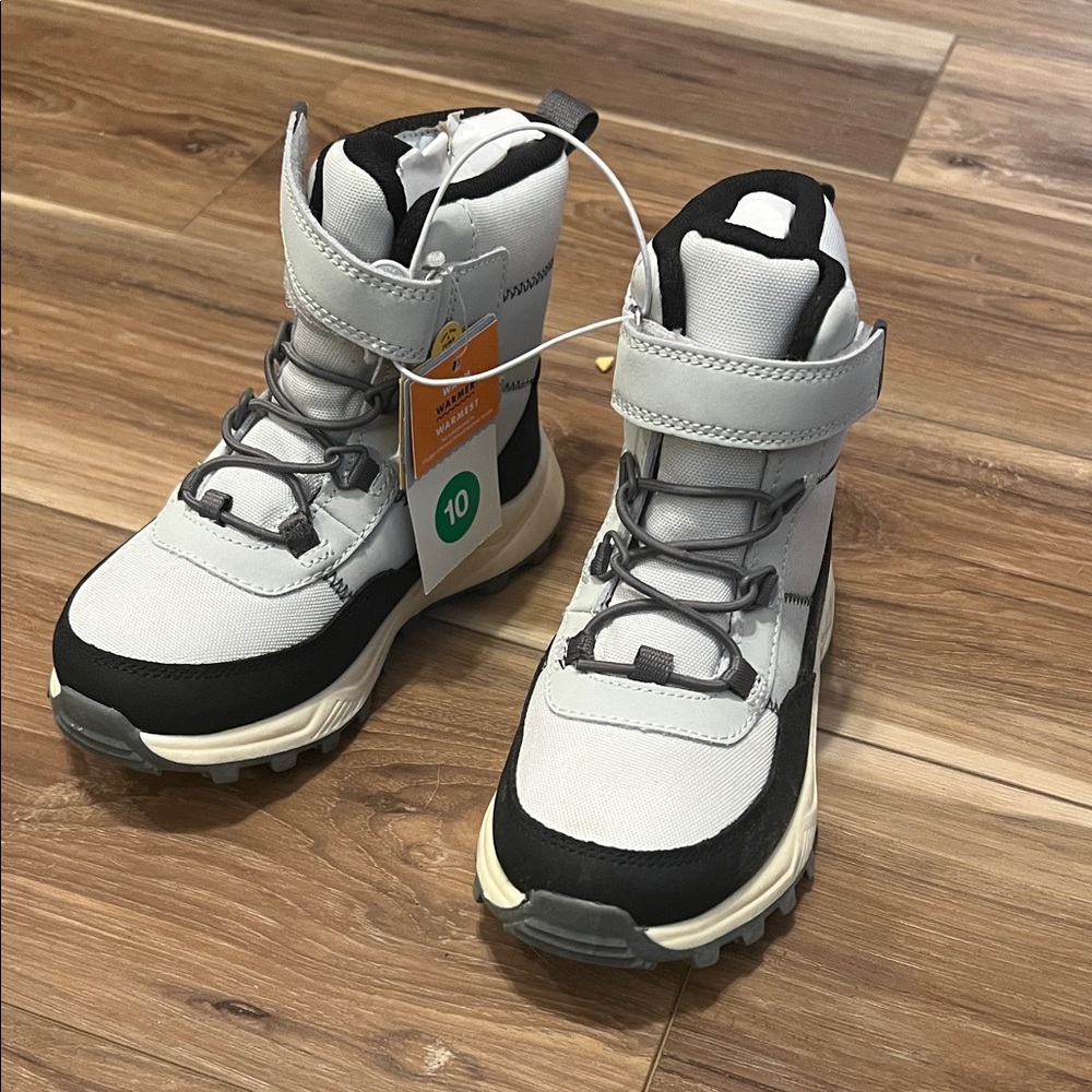 Cat & Jack Kids' Light Gray and Black Boots Waterproof and very Warmer